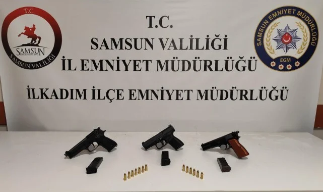 Samsun Polisi Düğüne Misafir Gibi Katıldı, Silahlarla Birlikte Şüphelileri Yakaladı