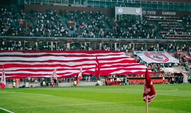Samsunspor Taraftarından Muhteşem Destek! Tribünler Kırmızı-Beyaz'a Büründü