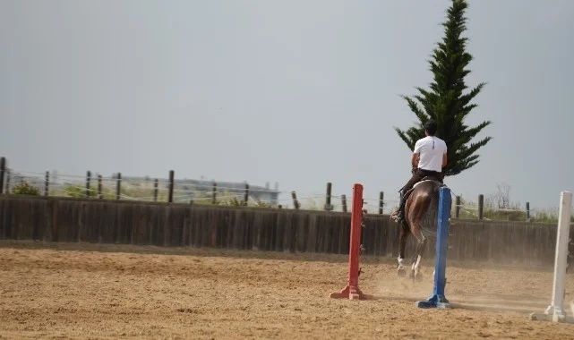 Binicilik Sporuna İlgi Artıyor! Samsun'da 75 Bin Kişi Tesisleri Ziyaret Etti