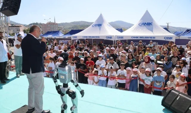 Canik Belediyesi'nden Samsun'un 17 İlçesinde Yapay Zekâ Eğitimi