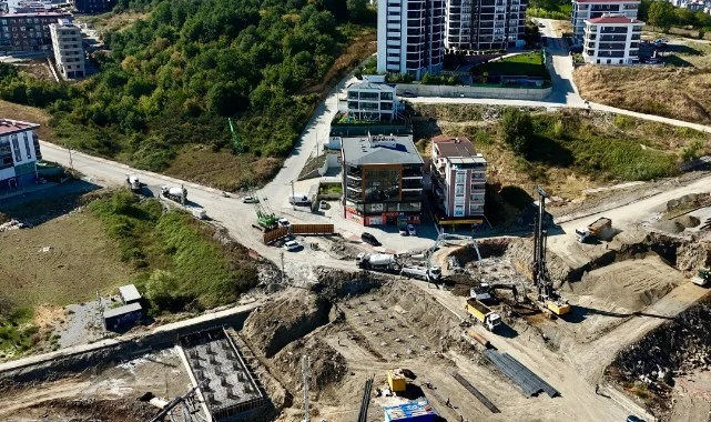 Samsun’da AFAD Kavşağı’nda Trafik Düzenlemesi Çalışmaları Sürüyor