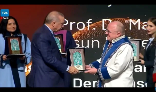 Cumhurbaşkanımız Recep Tayyip Erdoğan’dan Samsun Üniversitesine YÖK 2025 Üstün Başarı Ödülü