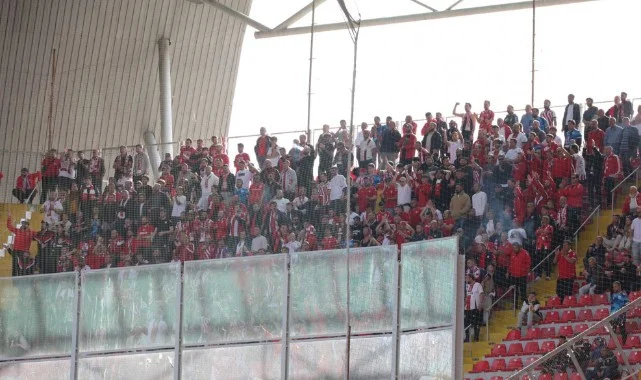 Kayseri’de Samsunspor Fırtınası! Taraftardan 90 Dakika Destek