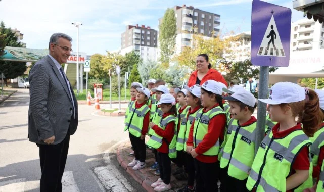 Samsun'da Minikler Hem Eğleniyor Hem Trafik Öğreniyor
