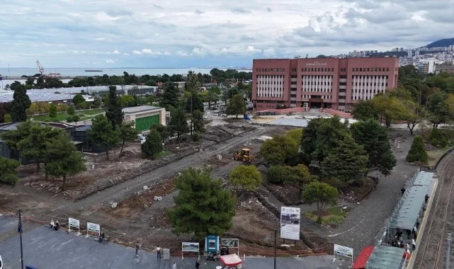 Samsun Valilik Meydanı’nda Peyzaj ve Meydan Düzenleme Çalışmaları Devam Ediyor