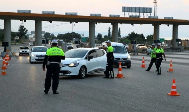 Trafikte Yeni Dönem Başlıyor: Cezalar Artıyor, Ehliyetlere El Konulacak