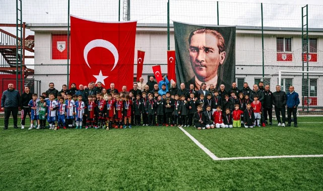 10 Kasım Atatürk Kupası’nda Minik Futbolculardan Coşkulu Turnuva