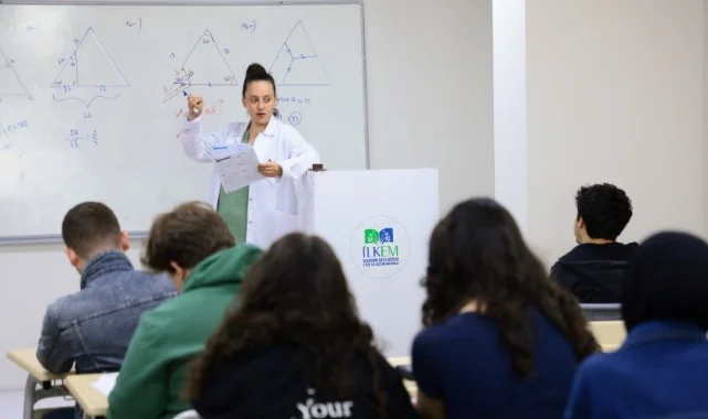 Başkan Kurnaz: “İLKEM gençlere iyi eğitim, iyi gelecek sunuyor”