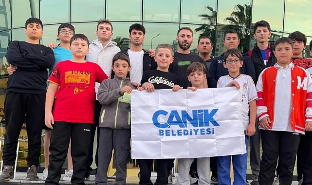 Canikli Sporculardan Güreş Şampiyonluğu Madalyası