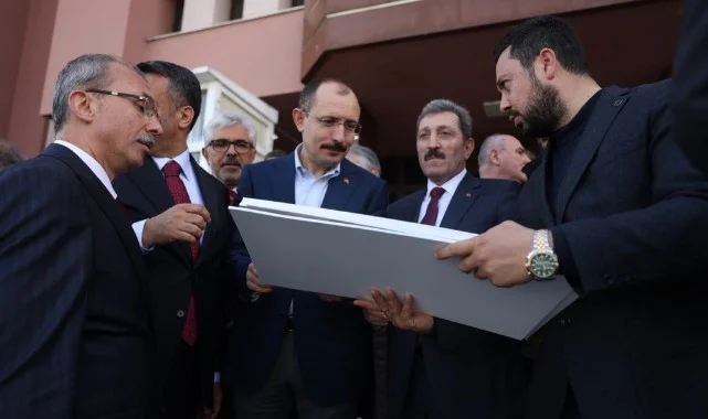 Dr. Mehmet Muş, Samsun’un Merkezindeki Dönüşüm Çalışmalarını Yerinde İnceledi