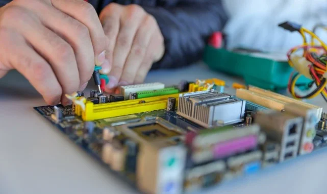 İlkadım’da Elektronik Atıklar Tamirle Yeniden Hayat Buldu