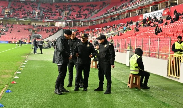 Samsun İl Emniyet Müdürü Ahmet Arıbaş, Samsunspor–AEK Atina Maçı Öncesi Güvenlik Tedbirlerini Yerinde İnceledi