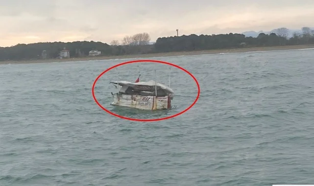 Samsun Tekkeköy'de Sürüklenen Tekne Polis Ekiplerince Kurtarıldı