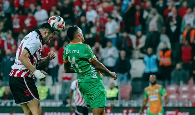 Samsunspor ve Alanyaspor Sahadan 1–1 Beraberlikle Ayrıldı