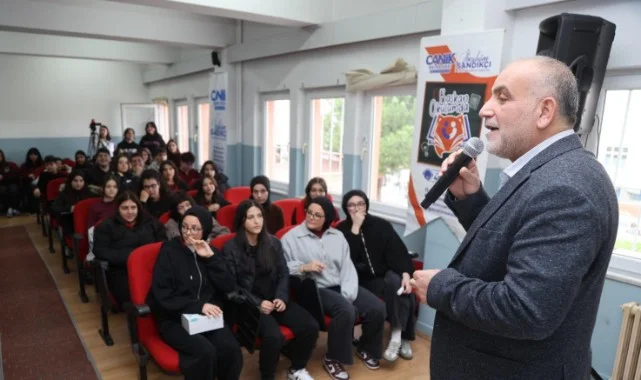 Başkan Sandıkçı: "Gençlerimizin Her Daim Yanındayız"