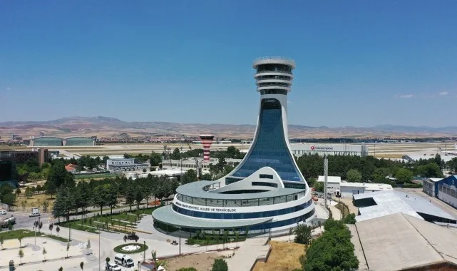 Esenboğa Havalimanı’na Yeni Pist ve Modern Kule: Kapasite 30 Milyona Çıkıyor