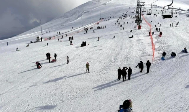 Samsun Akdağ Kayak Merkezi Hafta Sonu Ziyaretçi Akınına Uğradı