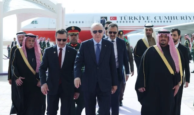 Cumhurbaşkanı Erdoğan Suudi Arabistan’a Geldi, Riyad’da Resmi Temaslara Başladı