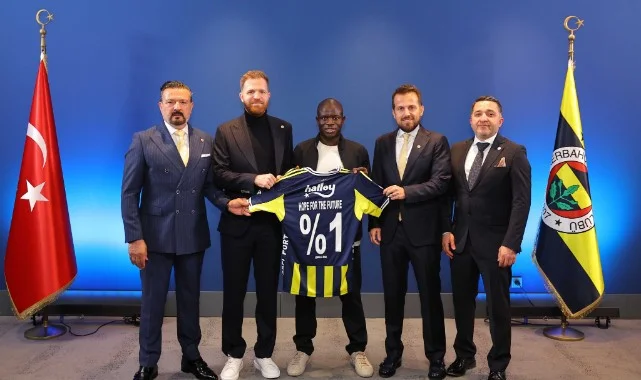 Fenerbahçe, N’Golo Kanté ile Resmi Sözleşme İmzaladı