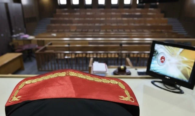 İzmir'de Kız Çocuklarının Telefonunu Ele Geçiren 5 Çocuğa 45 Yıla Kadar Hapis İstendi