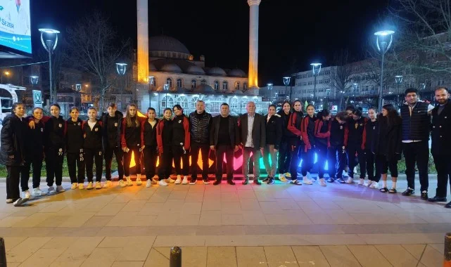 Namağlup Yab-Pa Kadın Futbol Takımı Havza’da Coşkuyla Karşılandı