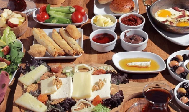 Sahurda Tok Kalmanın Yolları: Protein ve Tam Tahıllar Öne Çıkıyor