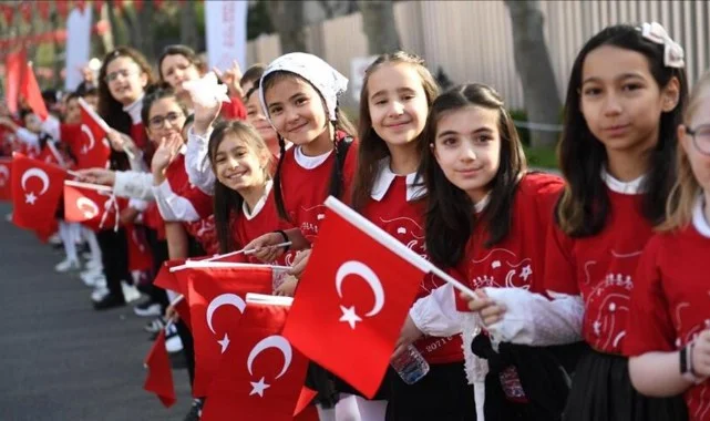 Yarıyıl Tatili Sonrası İlk Ders "Bayrak Sevgisi" Temasıyla Başladı