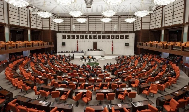 Doğum İzni 24 Haftaya Çıkıyor, Sosyal Medyaya Yaş Sınırı Geliyor