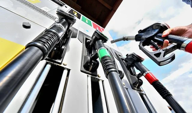 Motorin Bazı Şehirlerde 80 Lira Sınırını Aştı