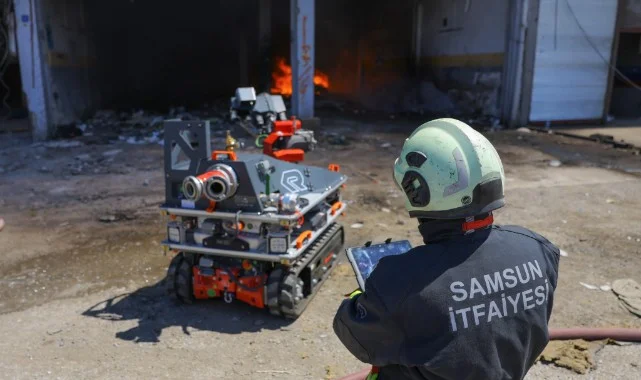 Samsun İtfaiyesi Yeni Araçlarla Güçleniyor: Yangın Söndürme Robotu Hizmete Alındı