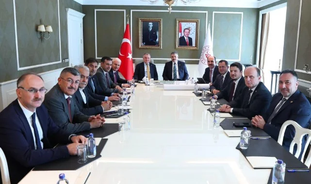 Bakan Bak, İçişleri Bakanı Çiftçi ile Konya'nın Spor Yatırımlarını Görüştü