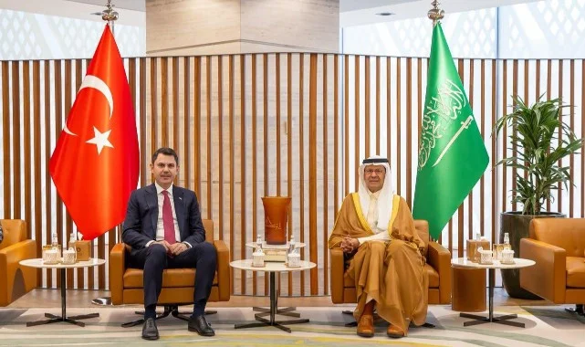 Bakan Murat Kurum, Suudi Arabistan'da Üst Düzey Temaslarda Bulundu