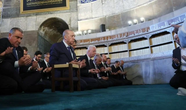 Cumhurbaşkanı Erdoğan: "Ayasofya'nın Dirilişi Mübarek Olsun"