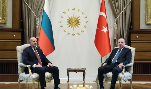 Cumhurbaşkanı Erdoğan, NATO Zirvesi Kapsamında İlk Temasını Bulgaristan Cumhurbaşkanı Radev İle Gerçekleştirdi