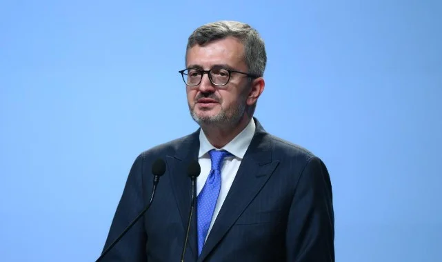 Burhanettin Duran'dan Cumhurbaşkanı Erdoğan'a Yönelik Eleştirilere Tepki
