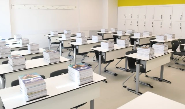 MEB’in Ücretsiz Ders Kitapları Okullardaki Yerini Aldı