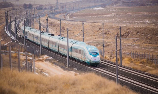 Milli Elektrikli Hızlı Tren 250 Kilometre Hıza Ulaştı