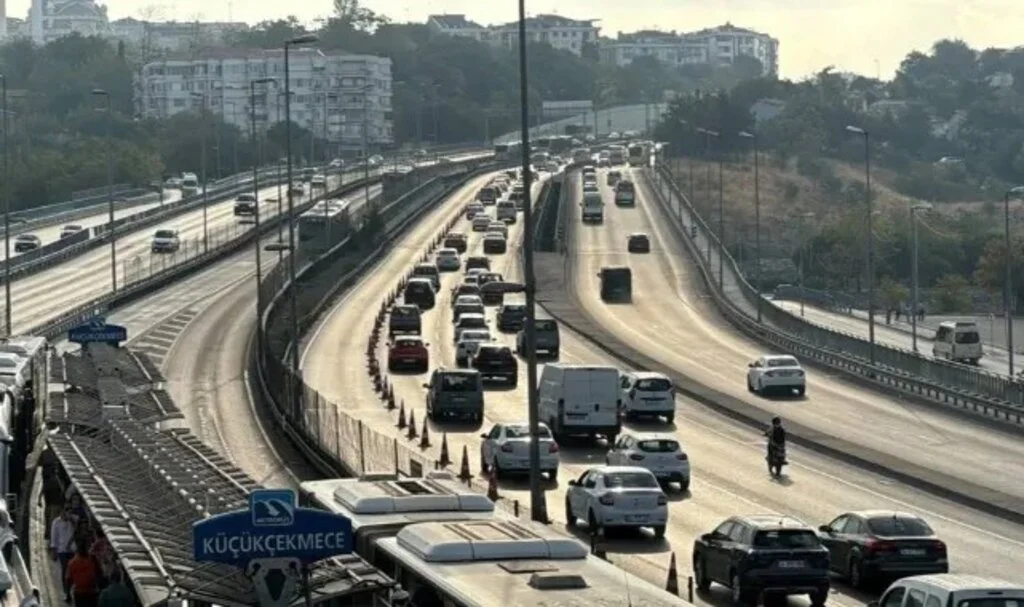 45 Gün Sürecek Çalışma İstanbul Trafiğini Kitledi