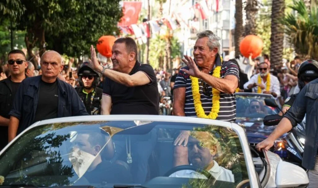 Altın Portakal Film Festivali geleneksel kortejiyle başladı