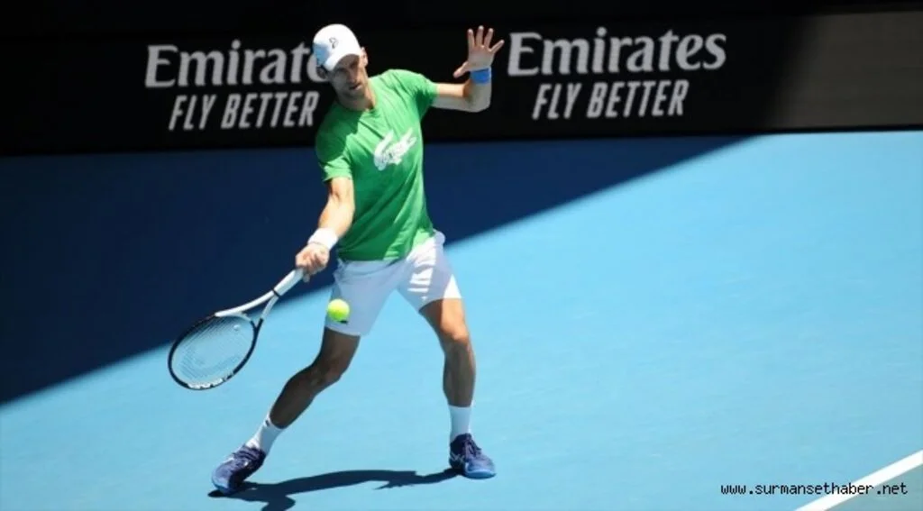 Avustralya'daki durumu belirsizliğini koruyan Djokovic antrenmanlarını sürdürüyor