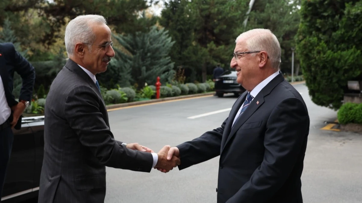 Bakan Güler, Bakan Uraloğlu İle Görüştü