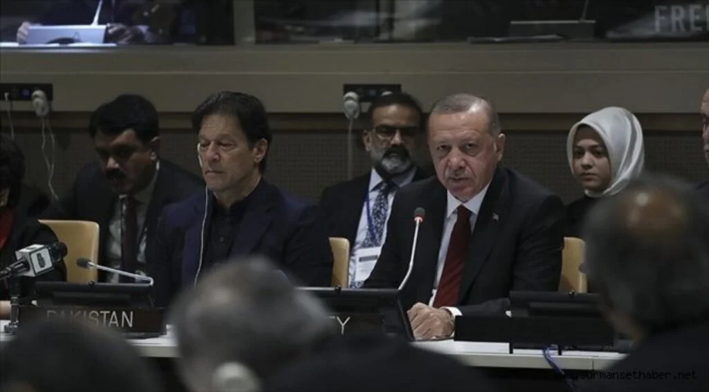 'Barış dini İslam'ı terörle bir araya getirmek çok büyük iftiradır'