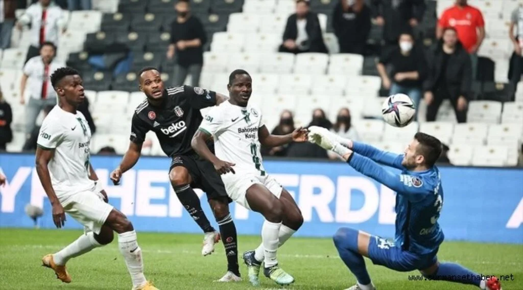 Beşiktaş sahasında Giresunspor'a 4-0 yenildi