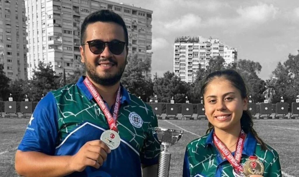  Büyükşehir Okçuları Hazal ve Emircan Türkiye Şampiyonu Oldu