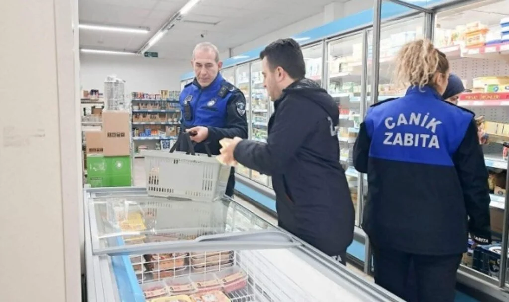 Canik Zabıtası Göz Açtırmıyor 