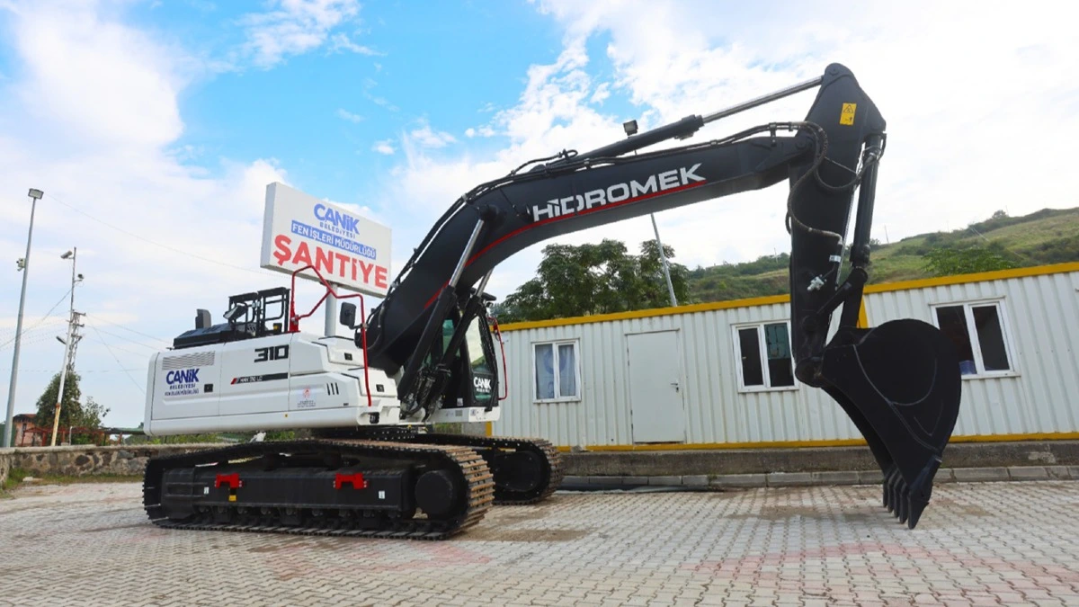 Canik'te Etkin Hizmet: Yeni İş Makinesi Filoda