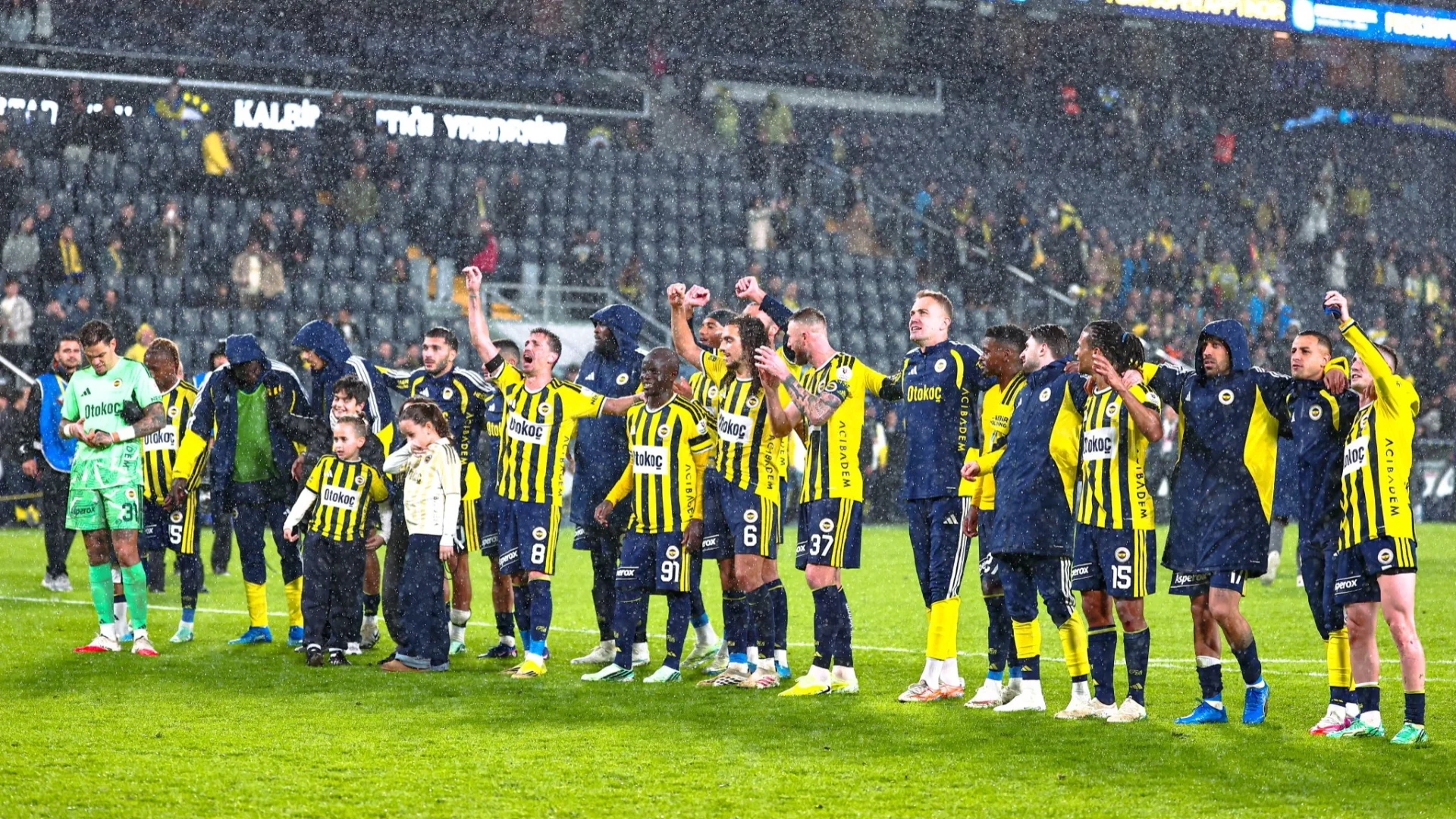 Fenerbahçe’den Alanyaspor’a 3 Gollü Şov! Lukaku İlk Golünü Attı, Derbi Öncesi Gövde Gösterisi Yaptı