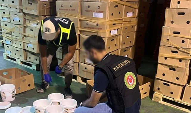 Gümrük Muhafaza ve İspanya Polisi Ortak Operasyonla 1,7 Ton Kokain Ele Geçirdi