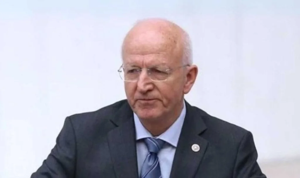 İbrahim Kaboğlu'ndan Anayasa tartışmalarına yanıt: "İlk dört madde değiştirilemez"