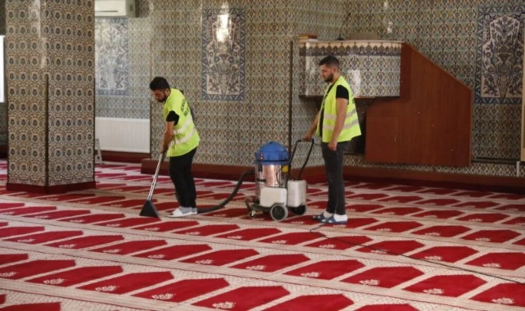 İlkadım’da camilerin hijyen seferberliği sürüyor